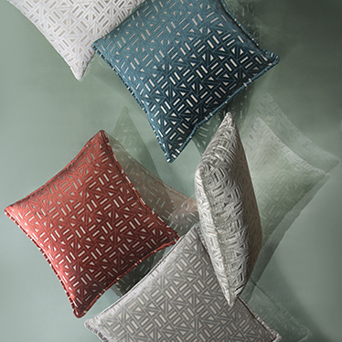 The Geometric collection is inspired by forms, draws and other geometrical elements that make the link in between the different kinds of inspiration behind the pillows. It is an irreverent collection where you can find different paths to fit different int